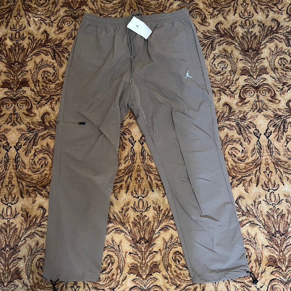 Jordan Men’s Standard Fit Nylon Joggers